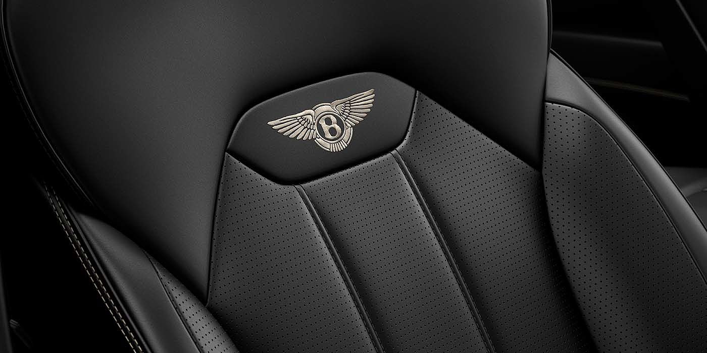 Bentley Warszawa Bentley Bentayga EWB SUV Beluga black leather seat detail