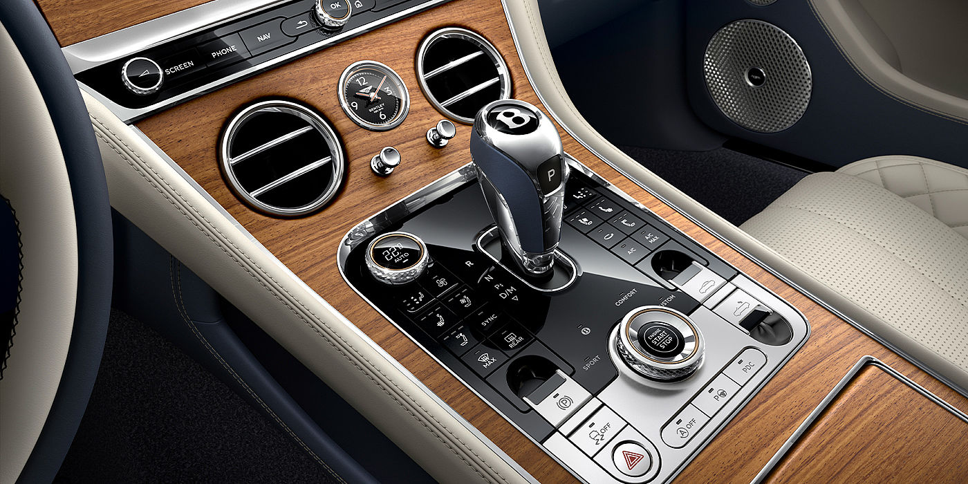 Bentley Warszawa Bentley Continental GTC Azure convertible front interior console detail